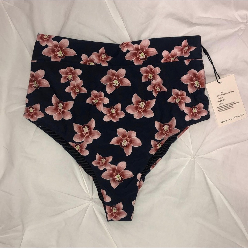 Acacia Solento Bottoms